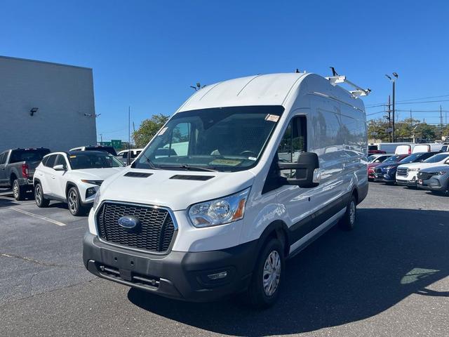 Photo of 2021 White Ford Transit-350