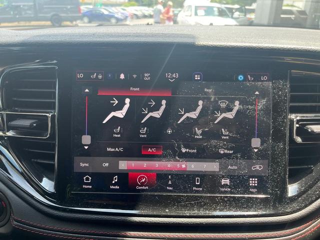 Photo of 2023 White Dodge Durango