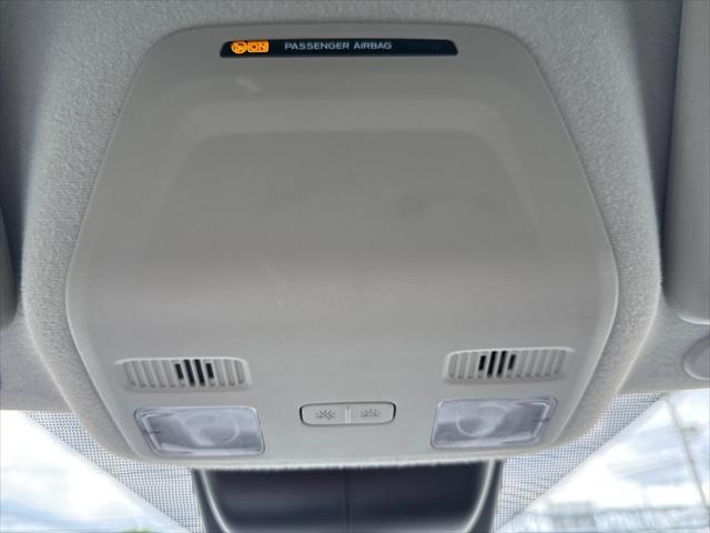Photo of 2021 White Ford Transit-350