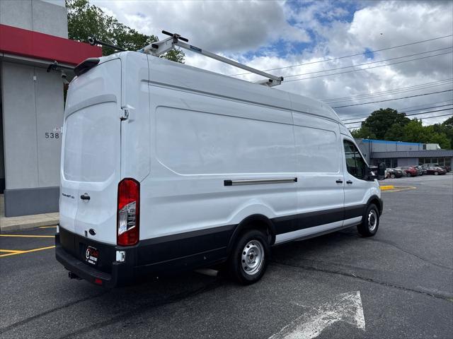 Photo of 2021 White Ford Transit-350