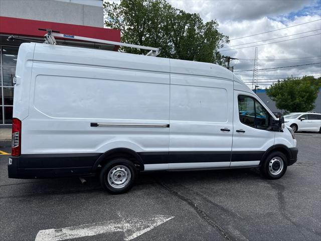 Photo of 2021 White Ford Transit-350