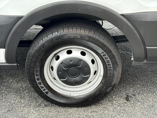 Photo of 2021 White Ford Transit-350