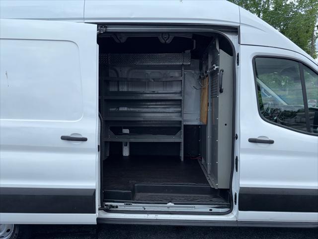 Photo of 2021 White Ford Transit-350