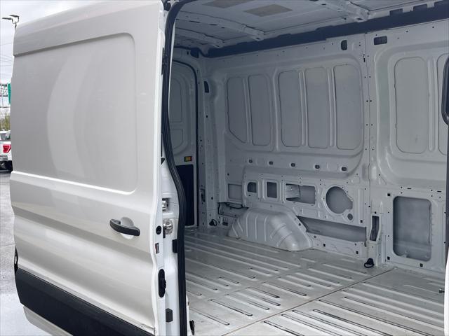 Photo of 2023 White Ford Transit-250