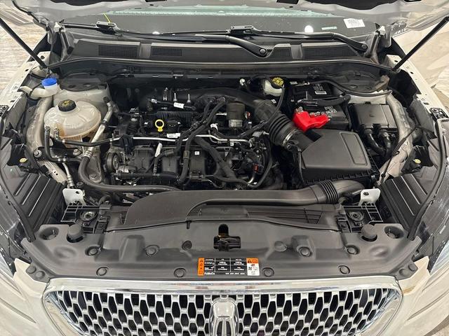 Photo of 2021 White Lincoln Corsair