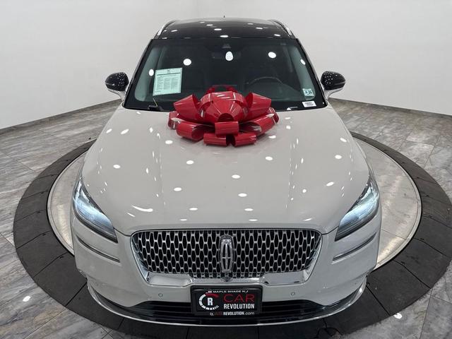 Photo of 2021 White Lincoln Corsair