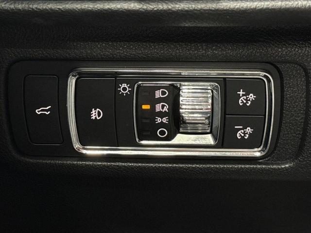 Photo of 2021 White Lincoln Corsair