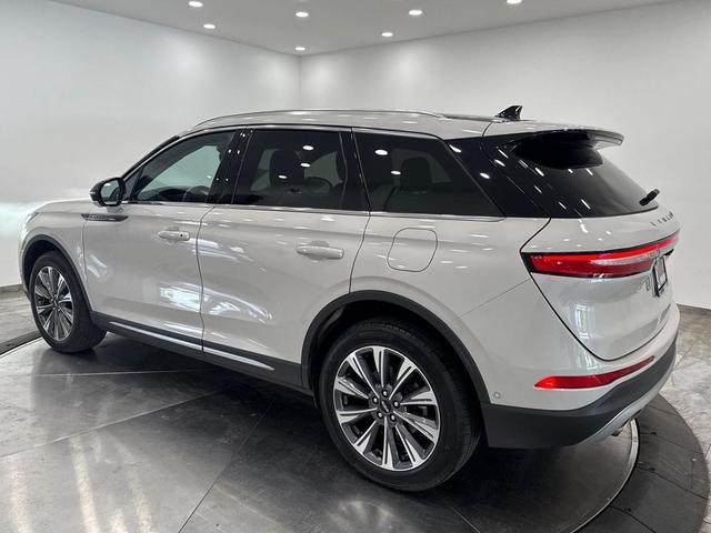 Photo of 2021 White Lincoln Corsair