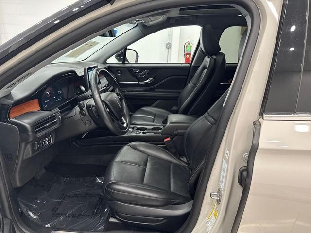 Photo of 2021 White Lincoln Corsair