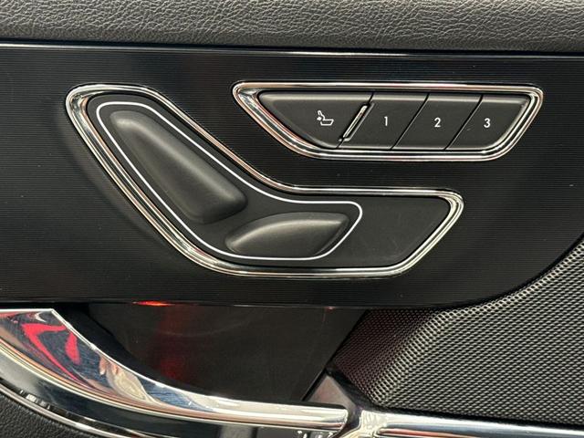 Photo of 2021 White Lincoln Corsair