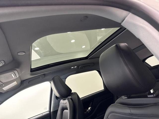 Photo of 2021 White Lincoln Corsair