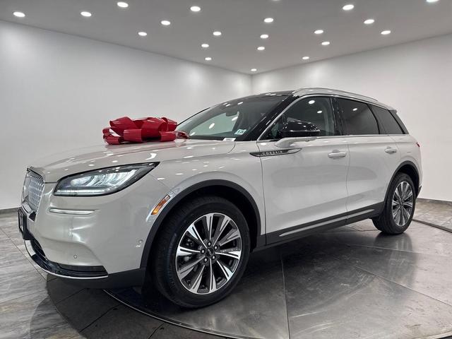 Photo of 2021 White Lincoln Corsair