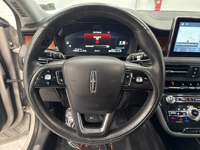 Photo of 2021 White Lincoln Corsair