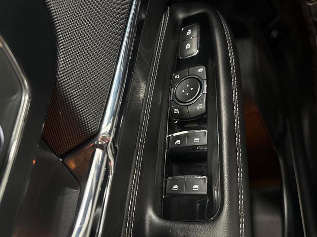 Photo of 2021 White Lincoln Corsair