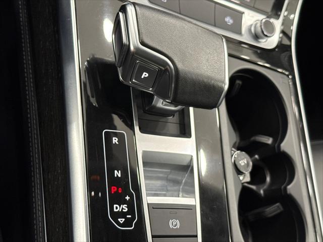 Photo of 2023 Carrara White Audi Q7