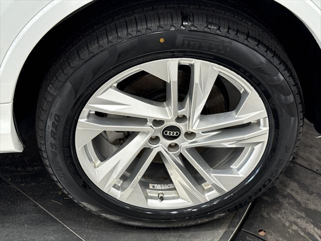 Photo of 2023 Carrara White Audi Q7