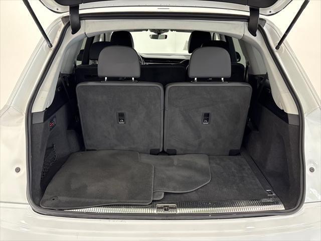 Photo of 2023 Carrara White Audi Q7