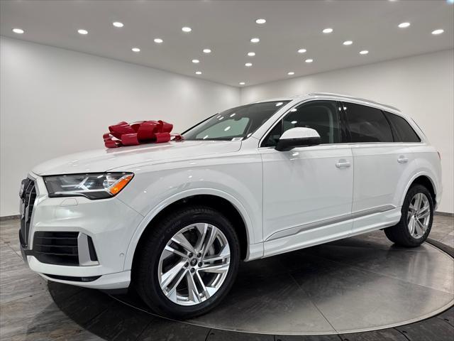 Photo of 2023 Carrara White Audi Q7