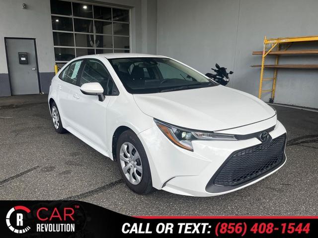 Photo of 2022 White Toyota Corolla