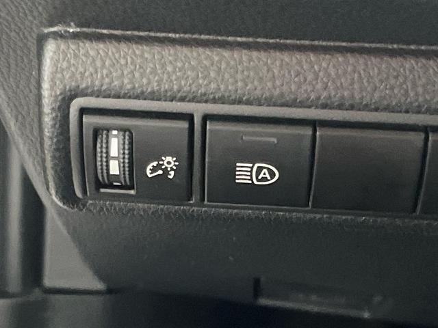 Photo of 2022 White Toyota Corolla