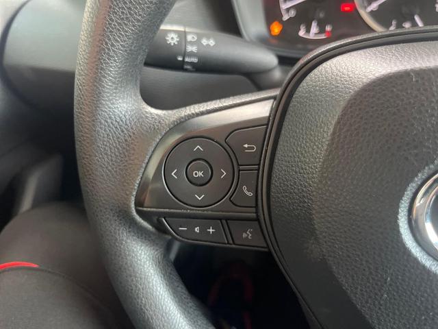 Photo of 2022 White Toyota Corolla