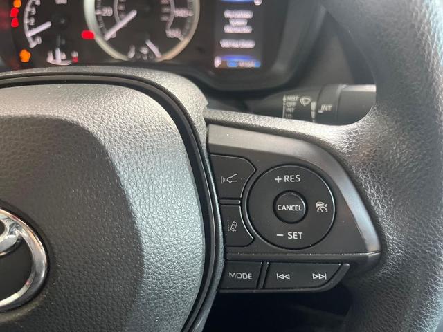 Photo of 2022 White Toyota Corolla