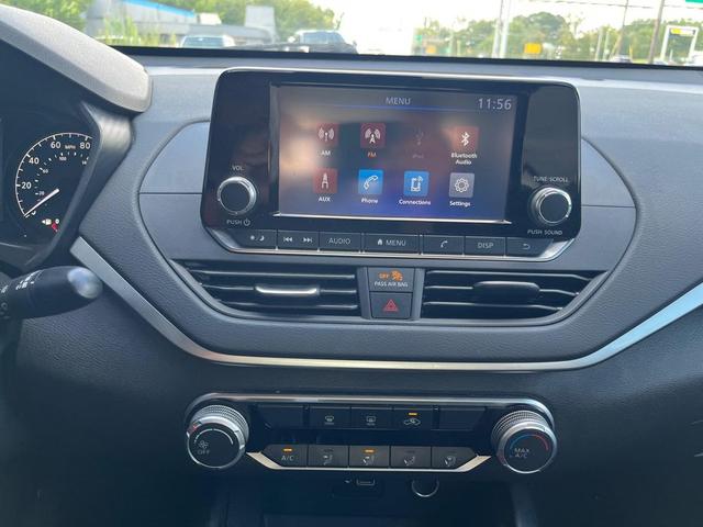 Photo of 2021 Black Nissan Altima