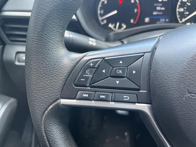 Photo of 2021 Black Nissan Altima