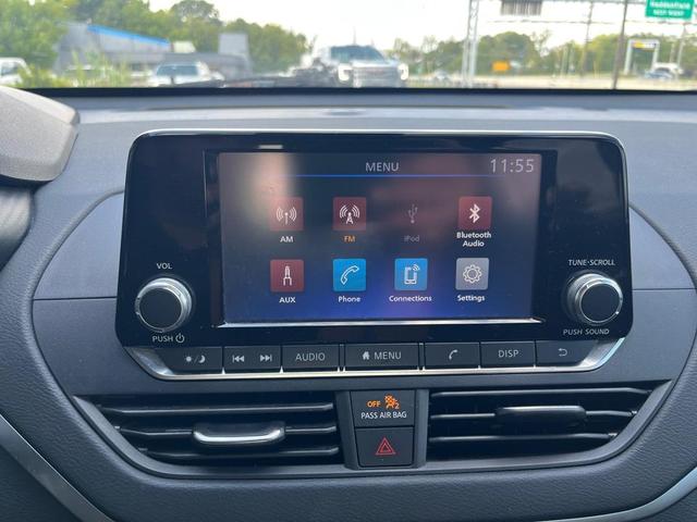 Photo of 2021 Black Nissan Altima