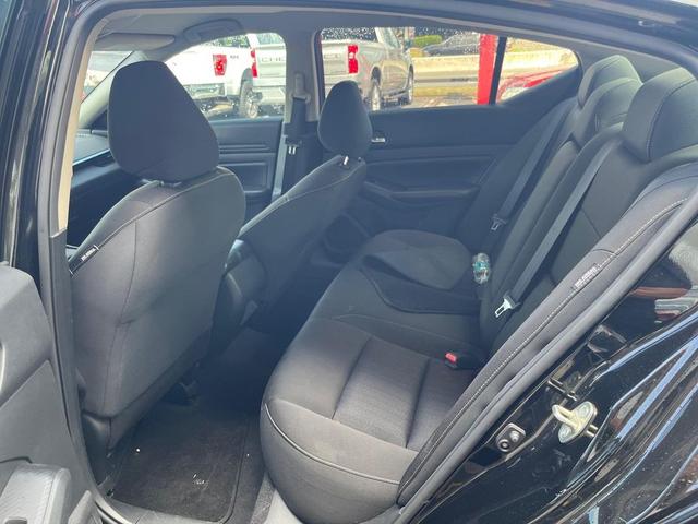 Photo of 2021 Black Nissan Altima