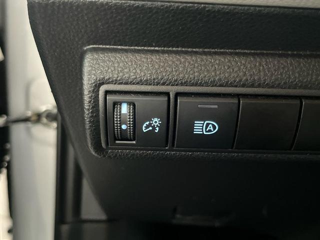Photo of 2021 Silver Toyota Corolla