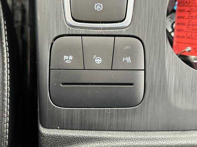 Photo of 2021 Star White Metallic Tri-Coat Ford Escape