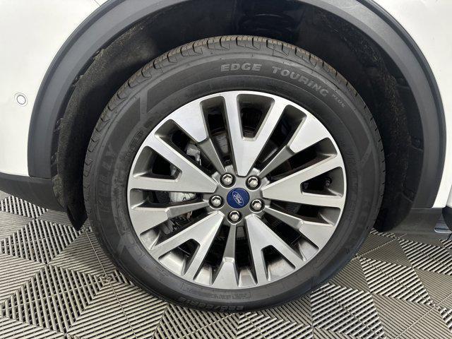 Photo of 2021 Star White Metallic Tri-Coat Ford Escape