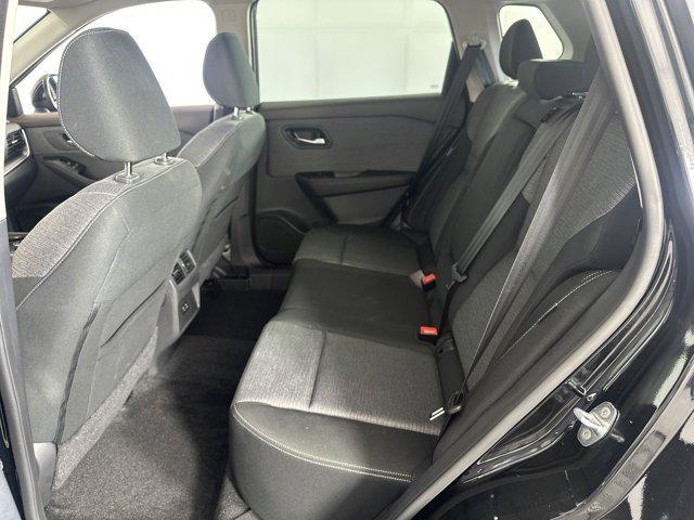 Photo of 2022 Super Black Nissan Rogue