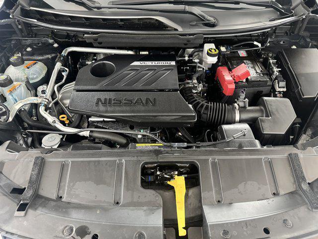 Photo of 2022 Super Black Nissan Rogue
