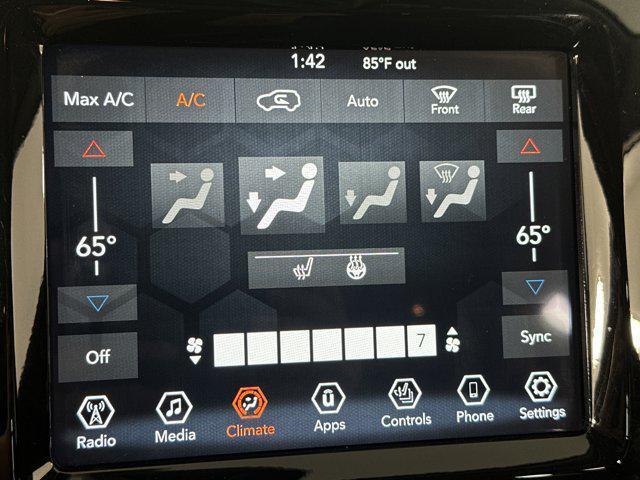 Photo of 2022 Hydro Blue Pearlcoat Jeep Cherokee