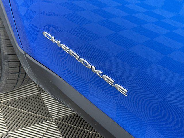 Photo of 2022 Hydro Blue Pearlcoat Jeep Cherokee