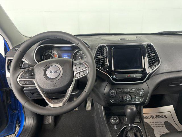 Photo of 2022 Hydro Blue Pearlcoat Jeep Cherokee