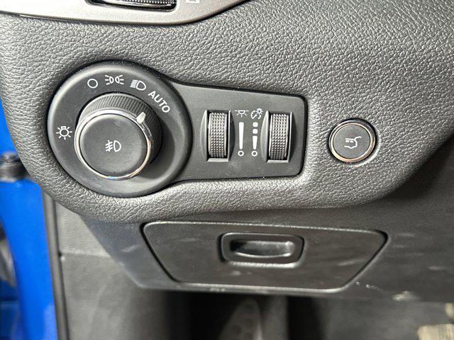 Photo of 2022 Hydro Blue Pearlcoat Jeep Cherokee