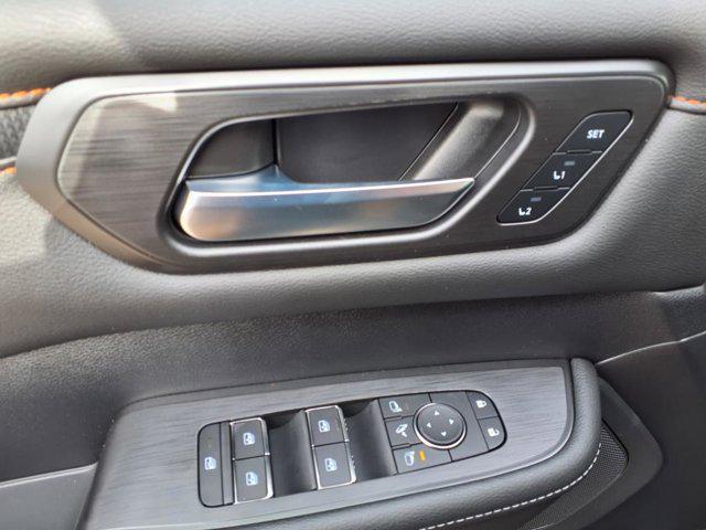 Photo of 2025 Super Black Nissan Armada