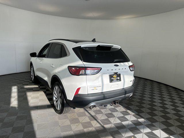 Photo of 2022 Star White Metallic Tri-Coat Ford Escape