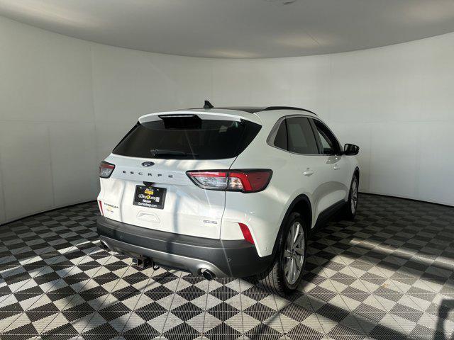 Photo of 2022 Star White Metallic Tri-Coat Ford Escape