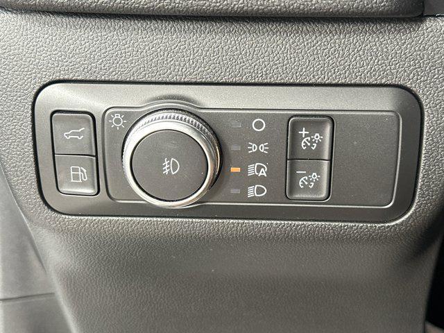 Photo of 2022 Star White Metallic Tri-Coat Ford Escape