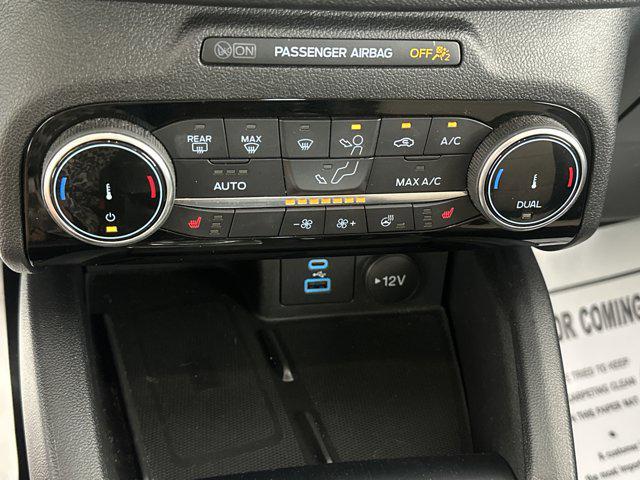 Photo of 2022 Star White Metallic Tri-Coat Ford Escape