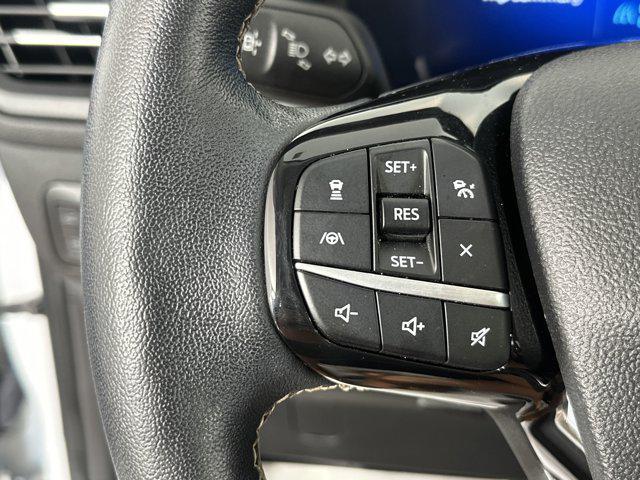 Photo of 2022 Star White Metallic Tri-Coat Ford Escape