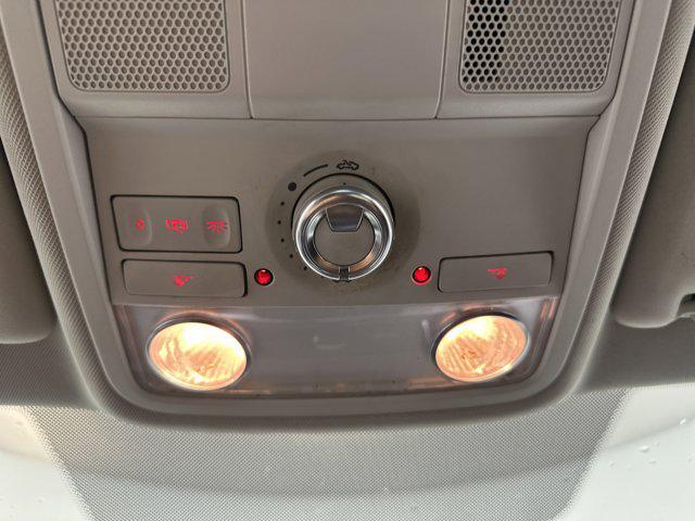 Photo of 2019 Tourmaline Blue Metallic Volkswagen Passat