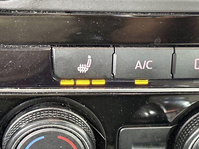 Photo of 2019 Tourmaline Blue Metallic Volkswagen Passat