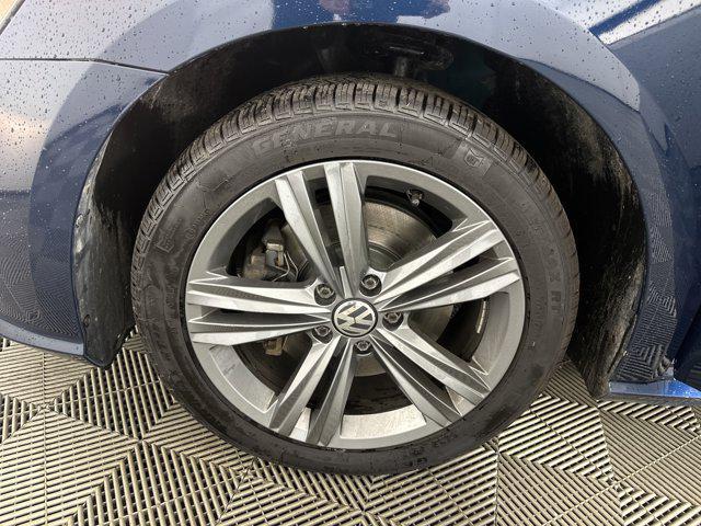 Photo of 2019 Tourmaline Blue Metallic Volkswagen Passat