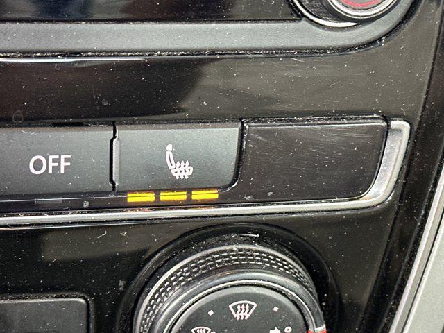 Photo of 2019 Tourmaline Blue Metallic Volkswagen Passat