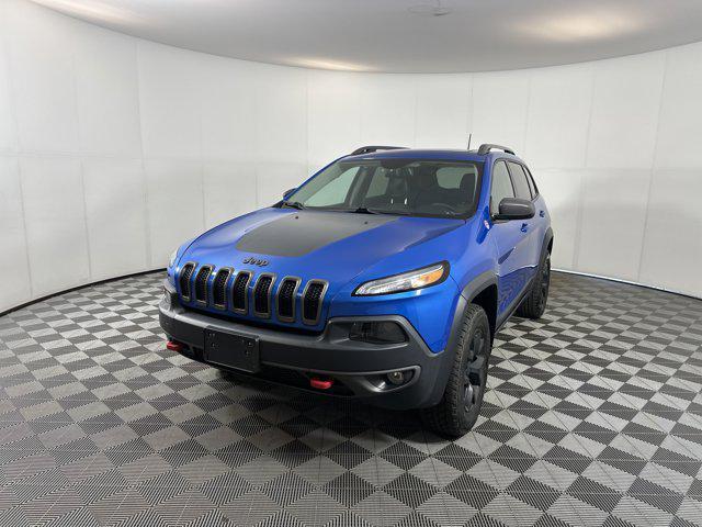 Photo of 2017 Hydro Blue Pearlcoat Jeep Cherokee